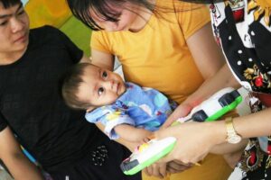 Charity case 8: Ms Nguyen Phuong Linh 1 be nguyen phuong linh 2