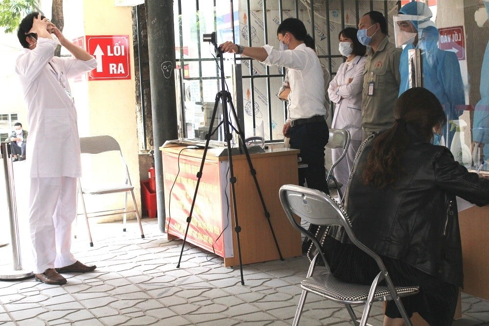 Phúc Bình Group hỗ trợ miễn phí Camera thân nhiệt giúp Bệnh viện Phổi TW vượt qua Covid - 19 11 phucbinhgrouphotromienphicamerathannhietgiupbenhvienphoitwvuotquacovid19