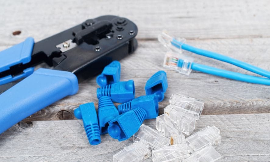 Dụng cụ hỗ trợ giúp bấm dây mạng nhanh và chuẩn hơn