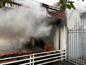 4 yếu tố cơ bản giúp nhận biết đám cháy từ khói 6 Khói mỏng, có thể nhìn xuyên qua báo hiệu đám cháy âm ỉ