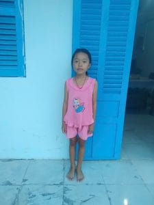 Hồ sơ tài trợ số 27 – bé Nguyễn Ngọc Quyền 1 Hình ảnh em bé 10 tuổi chỉ nặng chưa đến 20kg