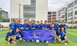 PhucBinh Group tổ chức thành công giải bóng đã gây quỹ từ thiện 10 Hai đội chụp ảnh lưu niệm trước trận chung kết