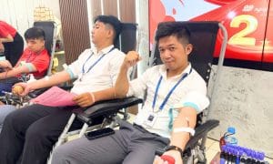 Phúc Bình tổ chức ngày hội hiến máu "Giọt hồng sẻ chia" 22 CBNV Phúc Bình hiến máu nhân đạo
