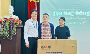 Trạm yêu thương số 7: Tri ân quê hương Bắc Võng Ngoại thân thương 3 Ngọn Hải Đăng gửi những phần quà thiết thực tới CBNV có hoàn cảnh khó khăn