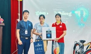 Trạm yêu thương số 7: Tri ân quê hương Bắc Võng Ngoại thân thương 4 Ngọn Hải Đăng gửi những phần quà thiết thực tới CBNV có hoàn cảnh khó khăn