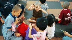 Trạm yêu thương số 8 - Gieo mầm yêu thương tại chùa Quang Phúc 3 Mong các em mãi hồn nhiên, lớn lên khoẻ mạnh trong sự yêu thương của sư thầy chùa Quang Phúc