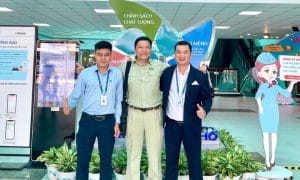 Hồ sơ tài trợ số 28 - Bé Nguyễn Đặng Hải Đăng 3 Đại diện tổng thầu Kinden cùng Phúc Bình vào thăm bé Hải Đăng trước ca phẫu thuật