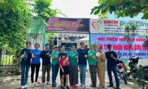 Trạm yêu thương số 11: Phát cơm từ thiện tại Bệnh viện Sản – Nhi Đà Nẵng 1 Ngọn Hải Đăng đã cùng Bếp Đồng Cảm làm nên trạm yêu thương số 11 tại Đà Nẵng