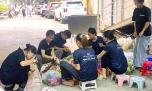 Trạm yêu thương số 12: Phát cơm từ thiện tại Bệnh viện Nhi tháng 10 1 Trạm yêu thương số 12 tại Bệnh viện Nhi Trung ương Hà Nội