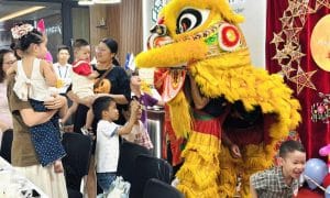 Vui hội trung thu tại Phucbinh Group: Khám phá vũ trụ kỳ diệu cùng Thỏ ngọc 13 Các bé vui trung thu tại Phucbinh Group