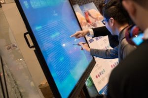 Trải nghiệm khách hàng tại sảnh sự kiện