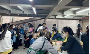 Trạm yêu thương số 14: Phát cơm từ thiện tại Bệnh viện Nhi tháng 11 4 Thành viên Ngọn Hải Đăng cùng chuẩn bị những suất ăn dinh dưỡng