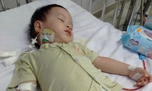 Tuy còn nhỏ tuổi, bé Trịnh Xuân Kiên đã phải nhiều lần vào viện vì căn bệnh tim bẩm sinh