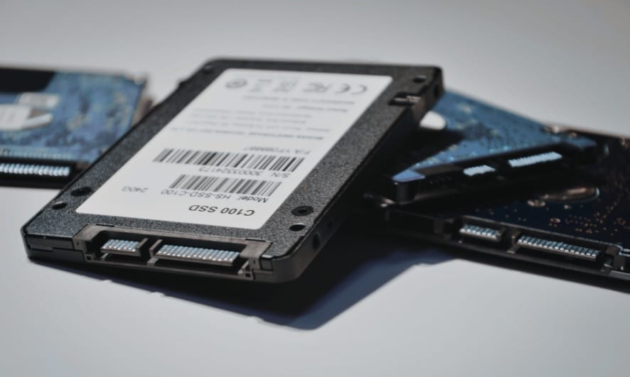 Lưu ý về dung lượng lưu trữ và nhiệt độ khi sử dụng ổ cứng SSD