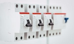 Lắp aptomat trong gia đình