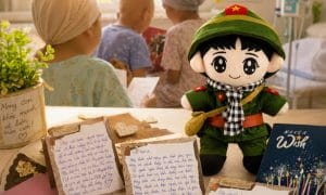 Phucbinh Group tiếp lửa yêu nước thông qua chương trình Tổ Quốc trong tim 1 Những tấm thiệp viết tay tiếp lửa yêu nước, trao yêu thương từ CBNV Phucbinh Group tới các em nhỏ và gia đình tại Bệnh viện K