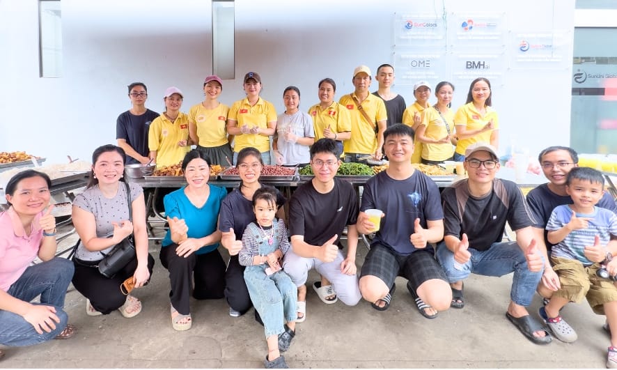 Cảm ơn các thành viên Ngọn Hải Đăng, Bếp thiện nguyện Sen vàng cùng các nhà hảo tâm
